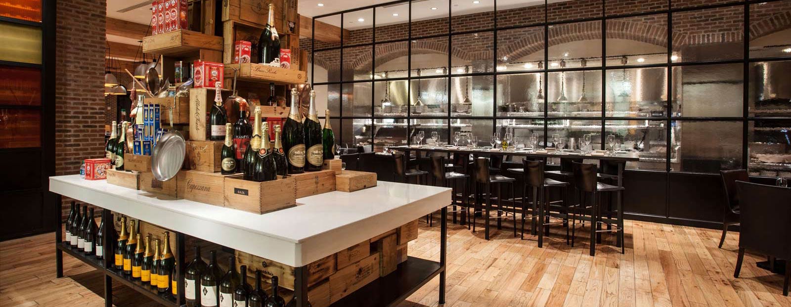 Il Mulino Dining Area with Tables and Chairs at the Walt Disney World Swan Resort